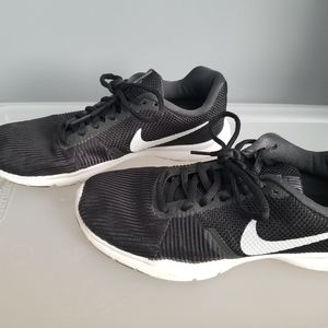 Nike running shoes sz 6